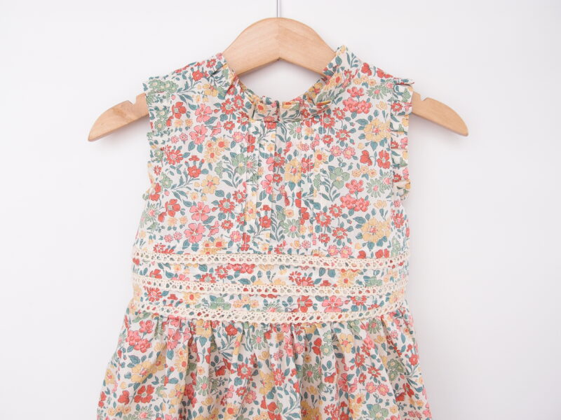 toddler girl dress with pleated front and lace details flowers